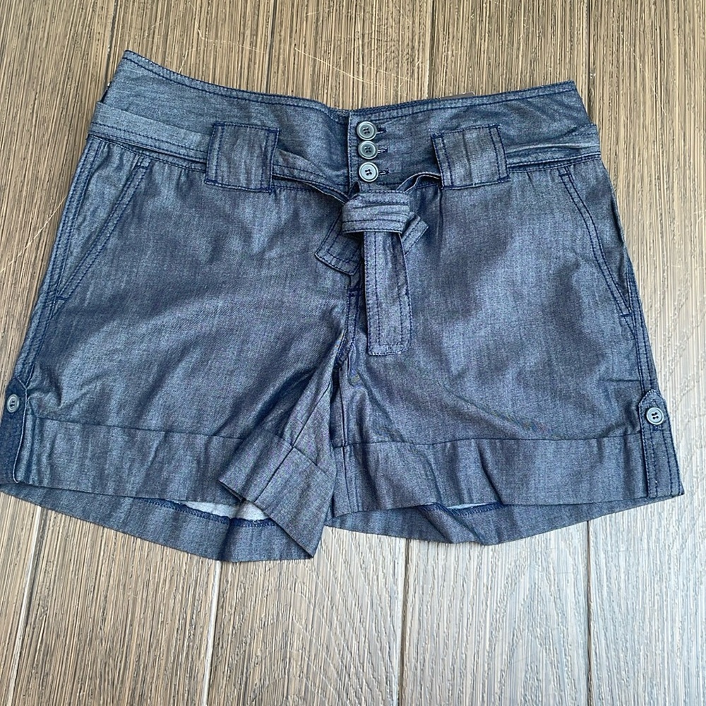 The Limited Drew Fit Shorts Size 8